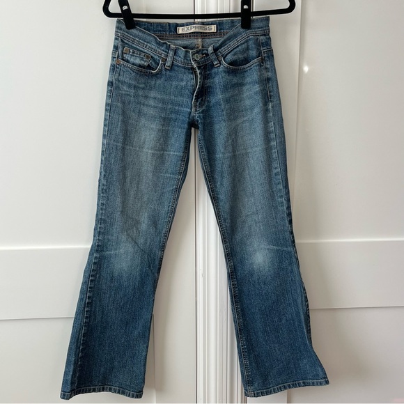 Express Y2K Precision Fit Cetine Low Rise Flare Jeans Medium Wash Blue Sz 0S - Picture 3 of 16